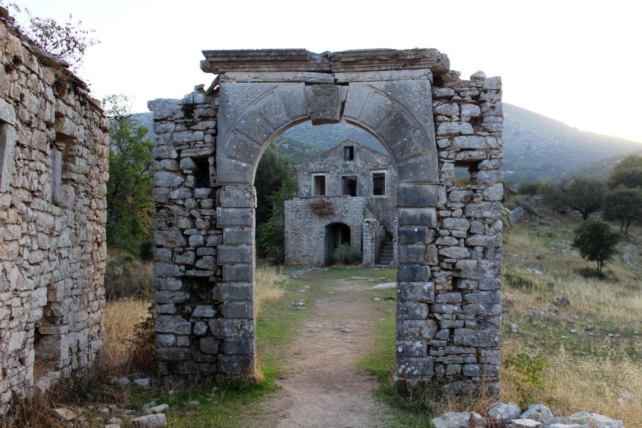 Villa Lenio Perithia Loutses Zewnętrze zdjęcie